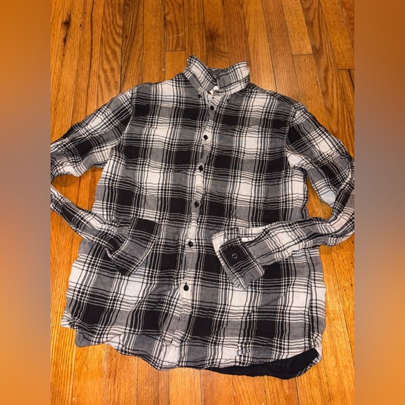 H&M Tops - H&M Women’s Black & Gray Plaid Flannel Shirt